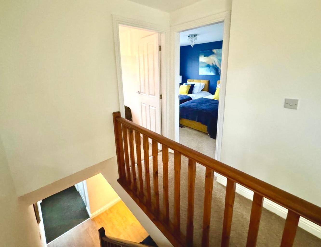 3Br House Ossett-Wakefield, Free Parking 3 Cars Wi Fi Long Stays Extérieur photo