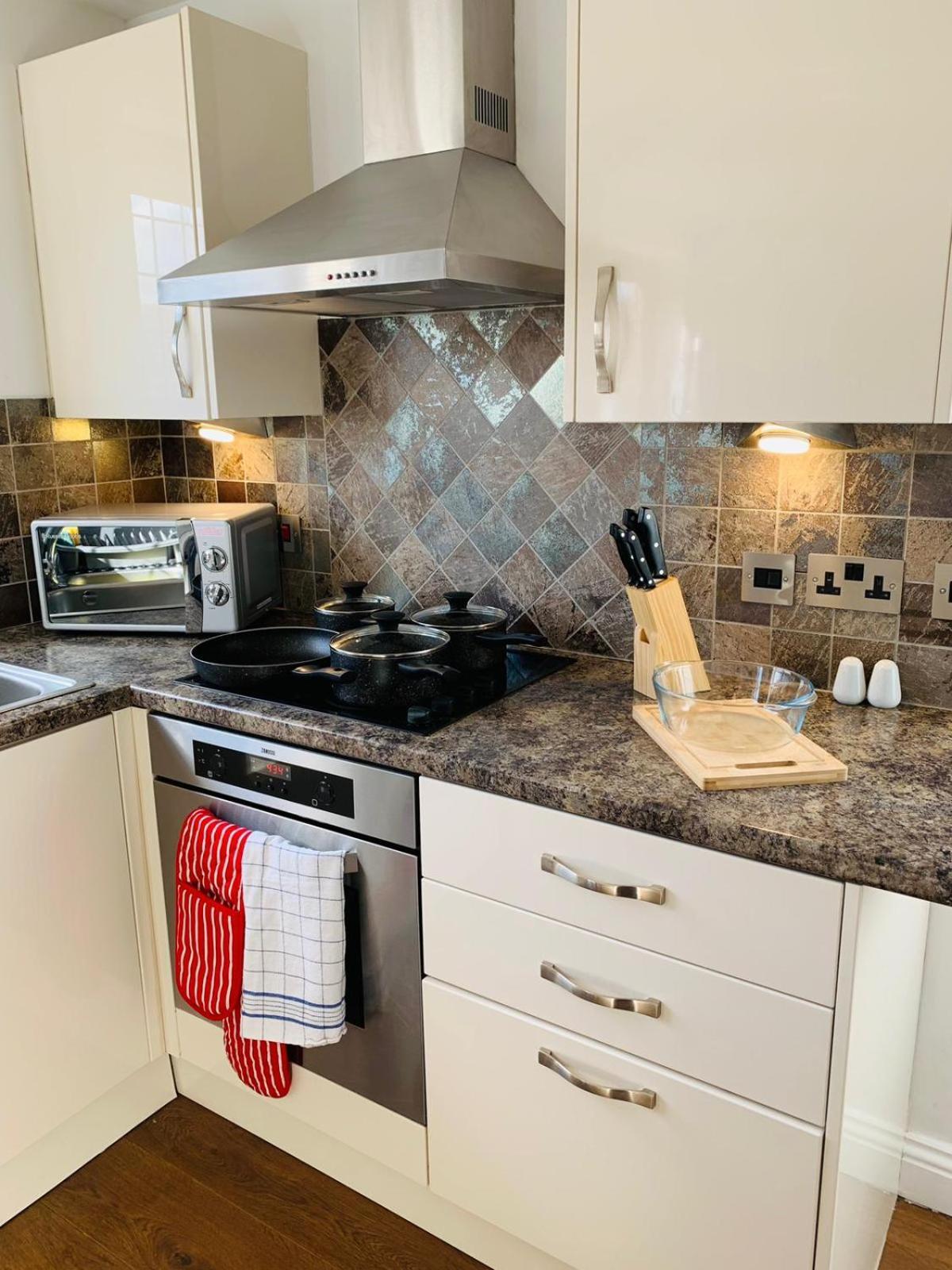 3Br House Ossett-Wakefield, Free Parking 3 Cars Wi Fi Long Stays Extérieur photo